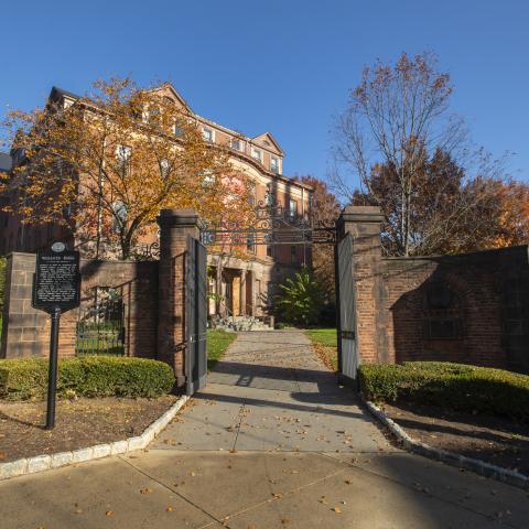 1882